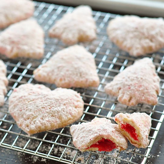 Peppermint cream-filled butter cookies