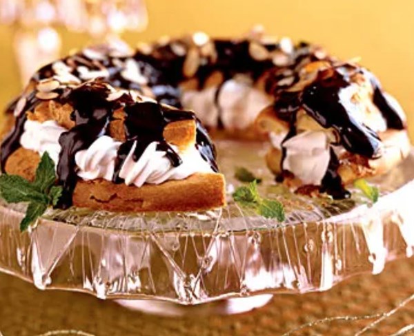Peppermint cream puff ring