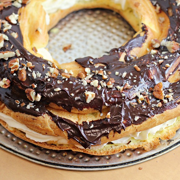 Peppermint cream puff ring