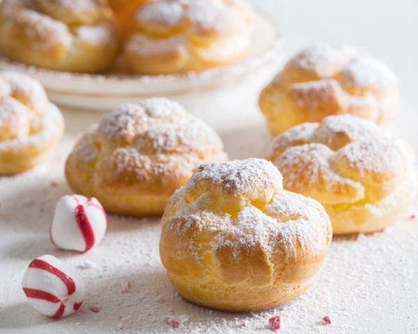 Peppermint cream puffs [peppermint pastry cream]