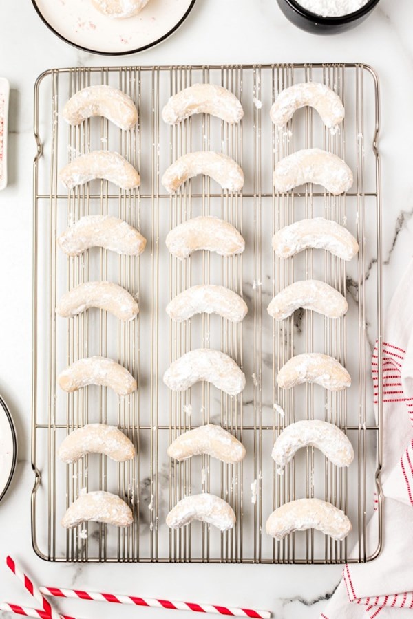 Peppermint crescents