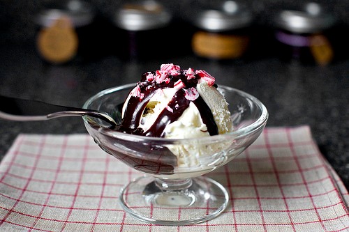 Peppermint hot fudge sauce