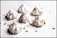 Peppermint meringue kisses