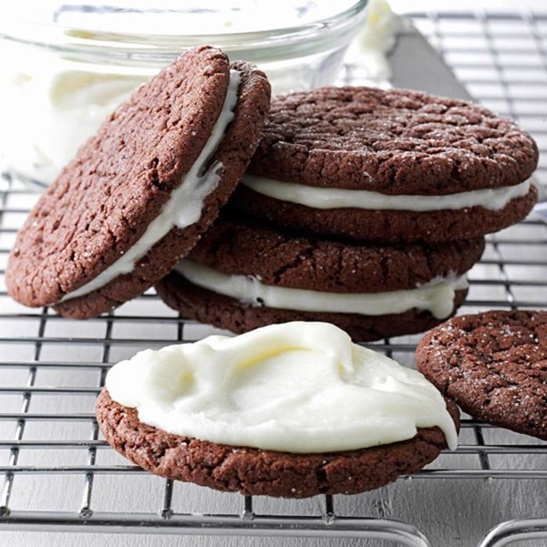 Peppermint patty sandwich cookies