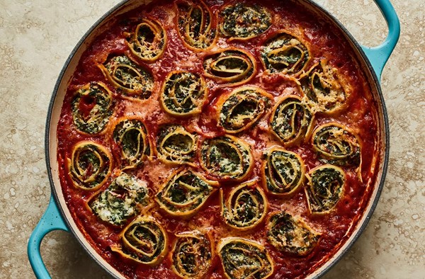 Pepperoni & black olive rotolo 