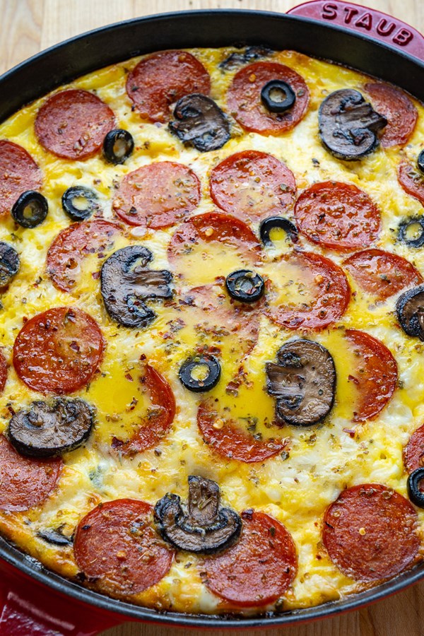 Pepperoni pizza egg casserole