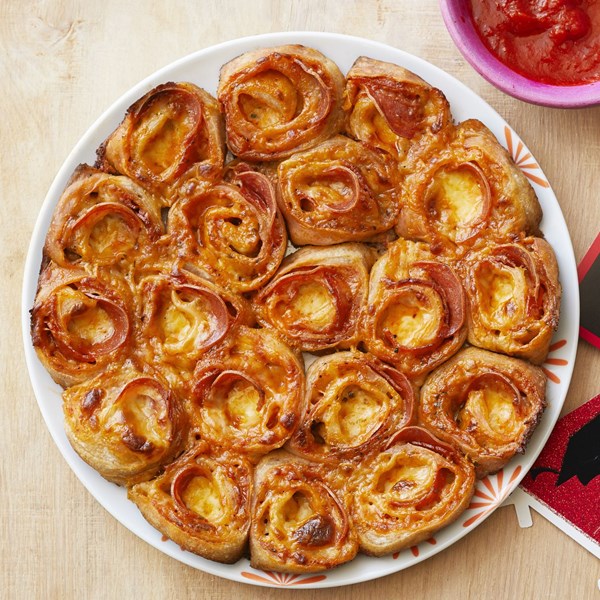 Pepperoni pizza rolls