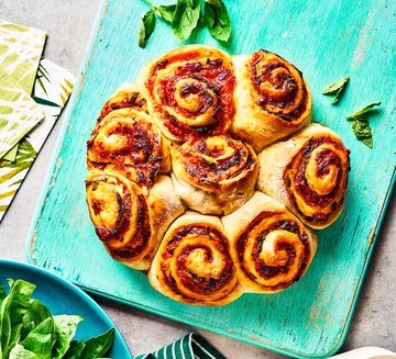 Pepperoni pizza rolls