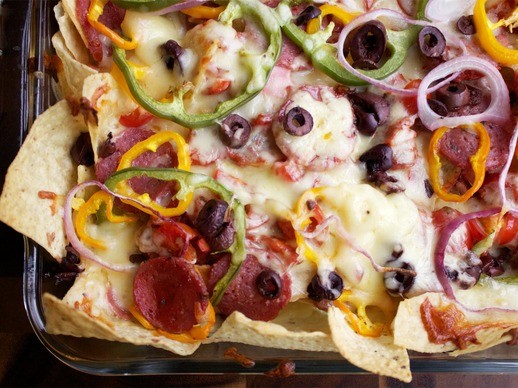 Pepperoni pizza supreme nachos