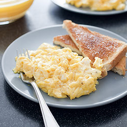 Perfect scrambled eggs for one