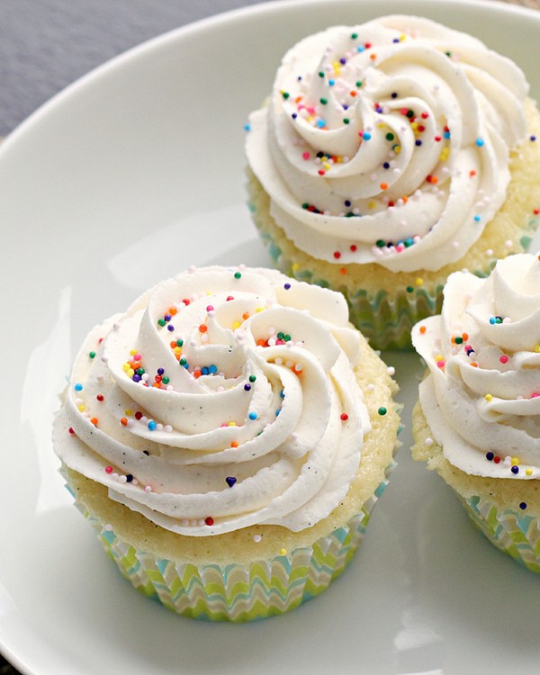 Perfect vanilla cupcakes recipe | Eat Your Books