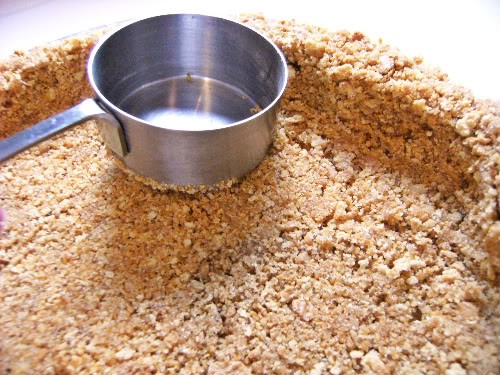 Perfecto graham cracker crust . . . works for me Wednesday