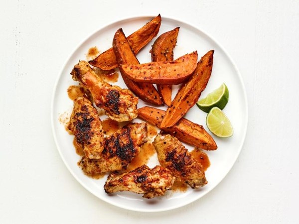 Peri peri chicken wings with sweet potato wedges 