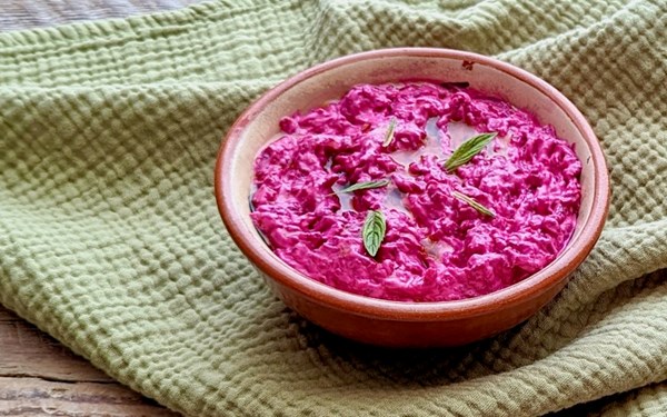 Persian beetroot & yoghurt dip (Borani laboo)