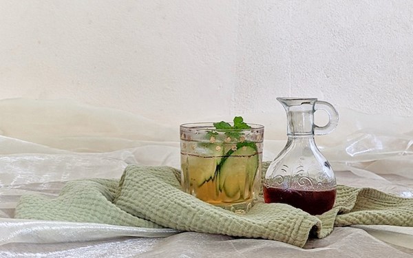 Persian cordial (Sharbat sekanjabin)