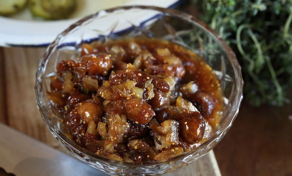 Persian fig and fennel chutney