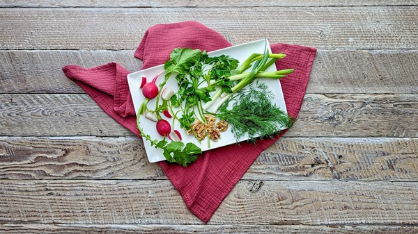 Persian herb platter (Sabzi khordan)