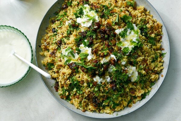 Persian lentil rice with dates (Adas polo ba khorma)