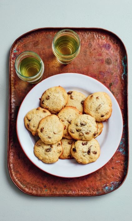 Persian raisin cookies (Shirini keshmeshi)