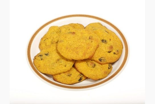 Persian saffron-raisin cookies