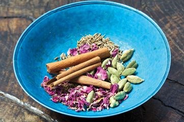 Persian spice mix  (Advieh)