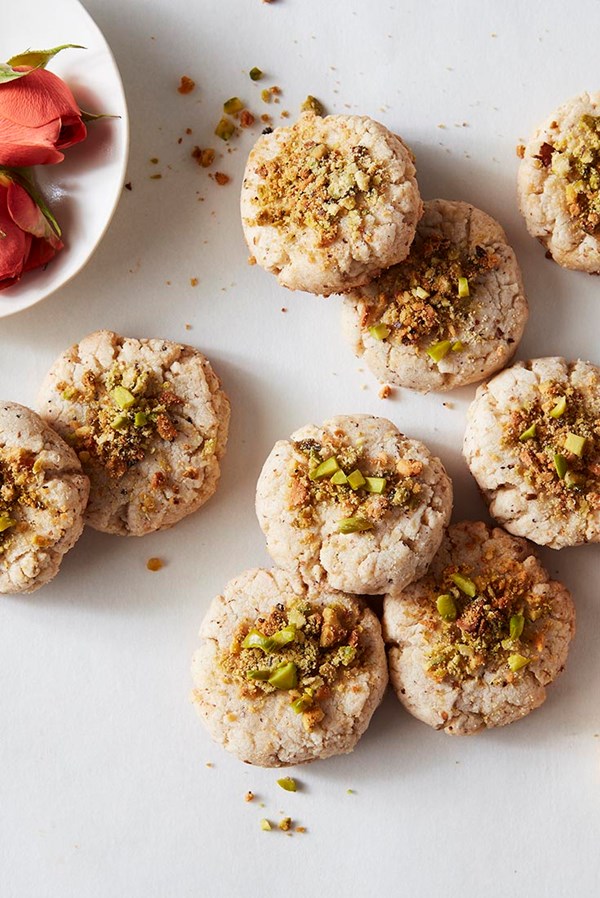 Persian walnut cookies (Nan-e gerdui)
