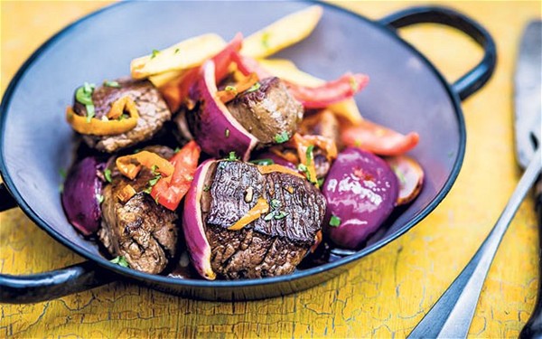 Peruvian beef stir-fry (Lomo saltado)
