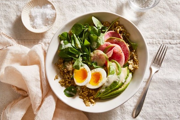 Pesto brown rice bowl with quick-pickled radishes 