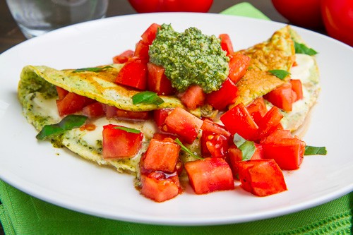 Pesto Caprese omelette