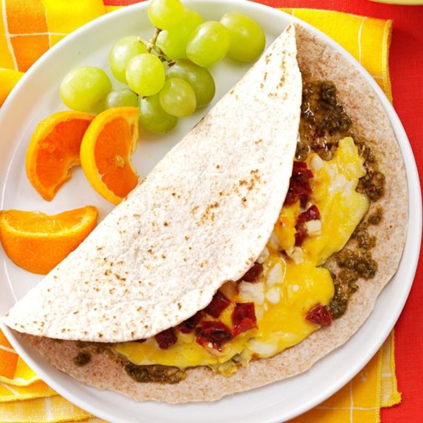 Pesto egg wraps