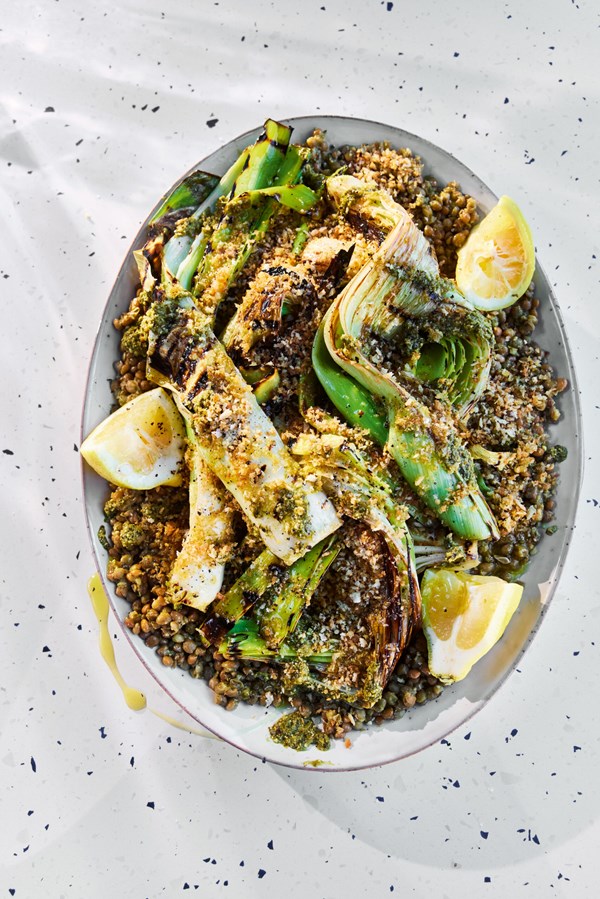 Pesto lentils with lemony leeks
