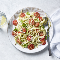 Pesto linguine with cherry tomatoes and halloumi