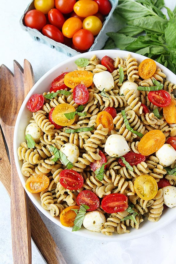 Pesto pasta salad
