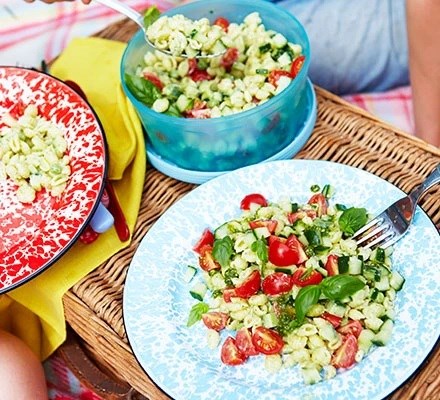 Pesto pasta salad