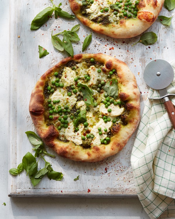 Pesto pea pizza