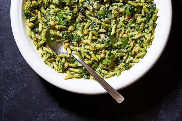 Pesto penne with chickpeas