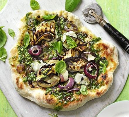 Pesto pizza with aubergine & goat's cheese