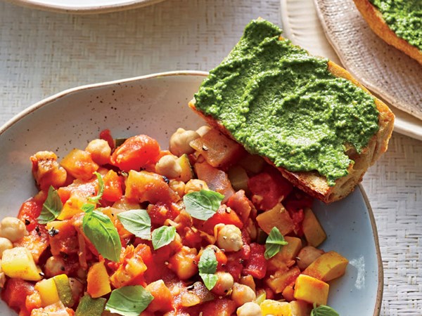 Pesto toasts