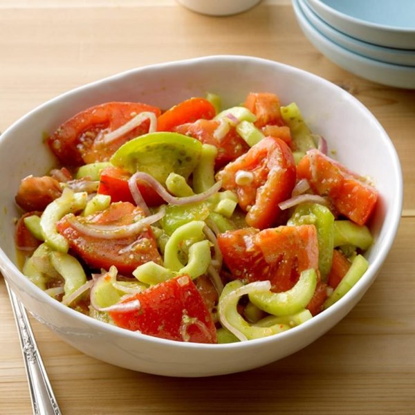Pesto tomato-cucumber salad