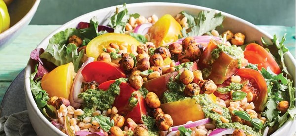 Pesto tomato salad with air-fried chickpeas