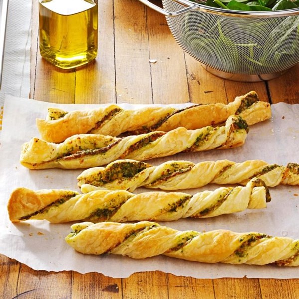 Pesto twists