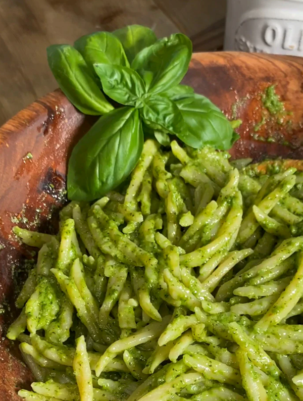 Pesto with pine nuts and pistachios (Pasta Queen pesto)