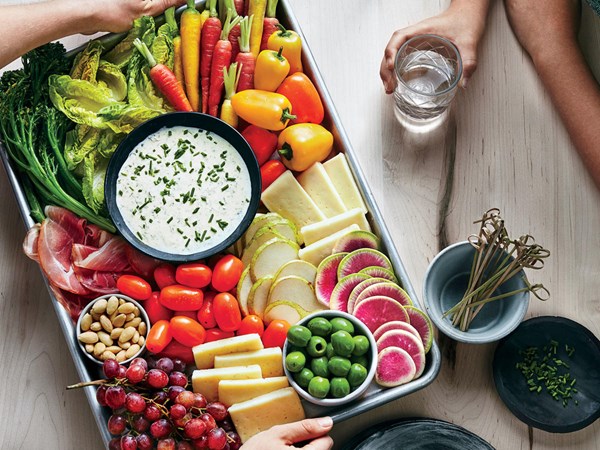 Pesto yogurt dip