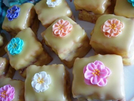 Petit fours