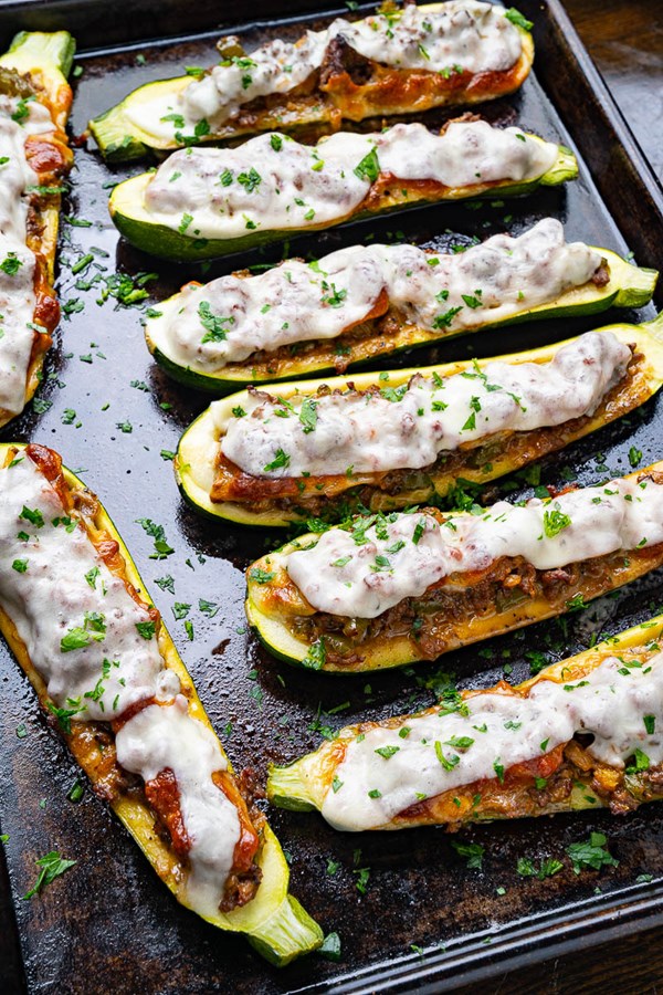 Philly cheesesteak stuffed zucchini