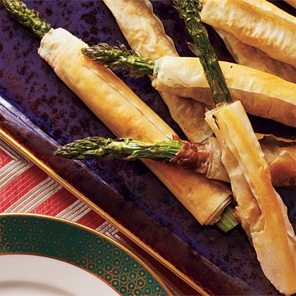 Phyllo-wrapped asparagus with prosciutto