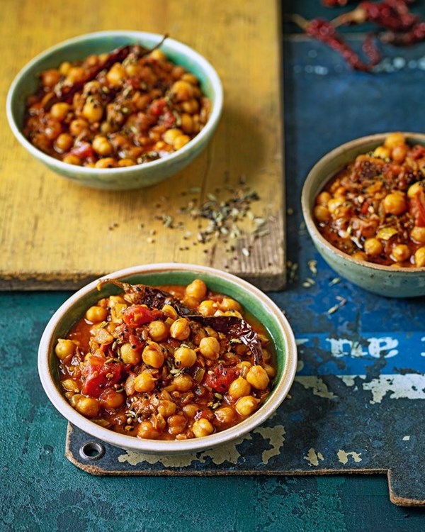 Pickle-spiced chickpeas (Aachari chole)