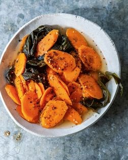 Pickled carrots with wakame and miso