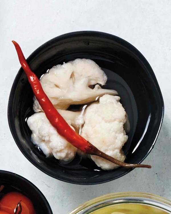 Pickled chile cauliflower