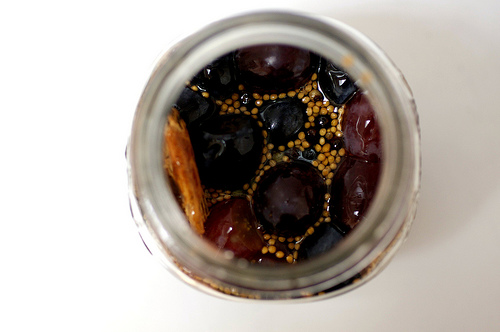 Pickled grapes with cinnamon and black pepper